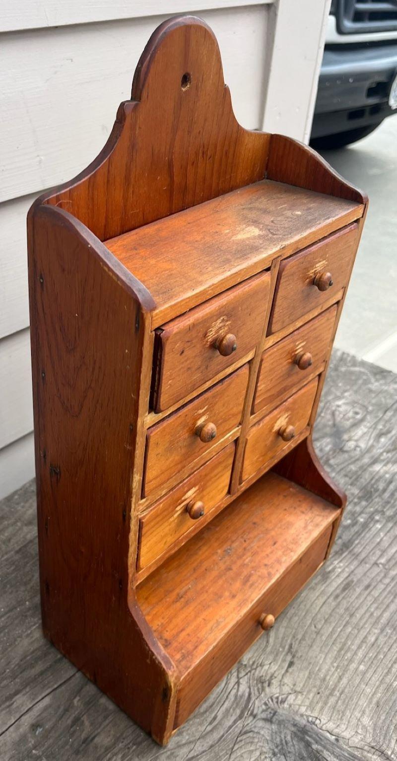 20Thc Amazing Shaker Style Gewürz Wandkasten (Adirondack) im Angebot