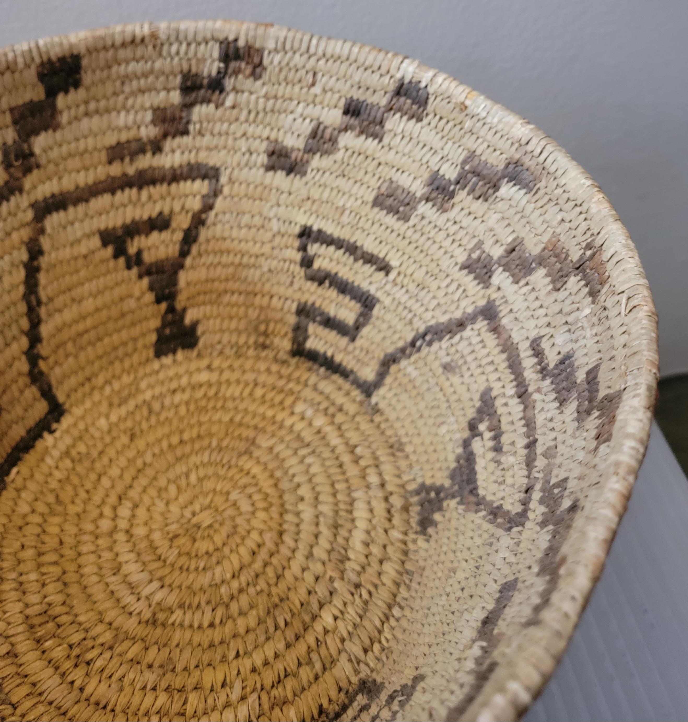 Hand-Woven 20Thc  American Indian Pima Geometric Basket For Sale