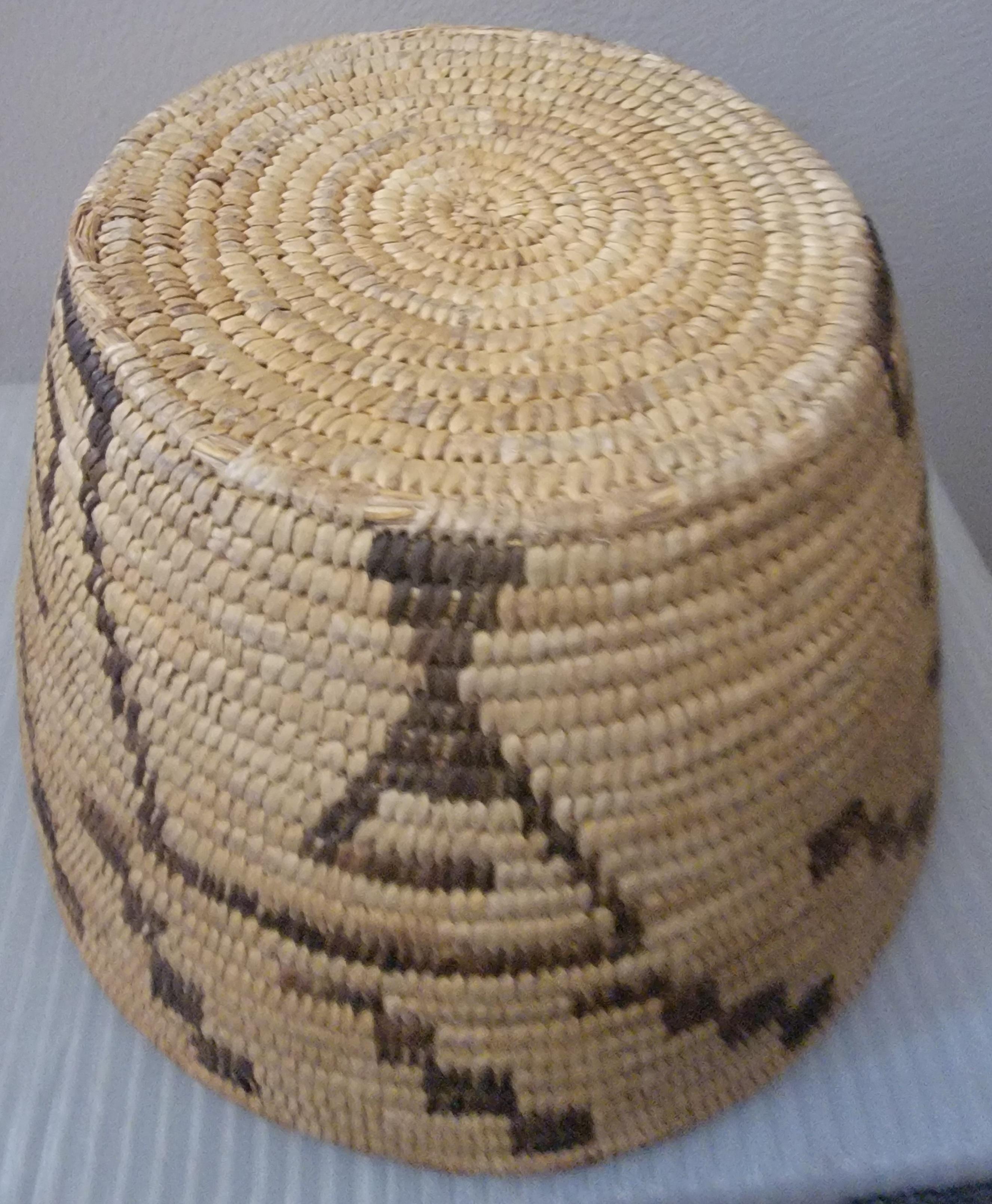 20th Century 20Thc  American Indian Pima Geometric Basket For Sale