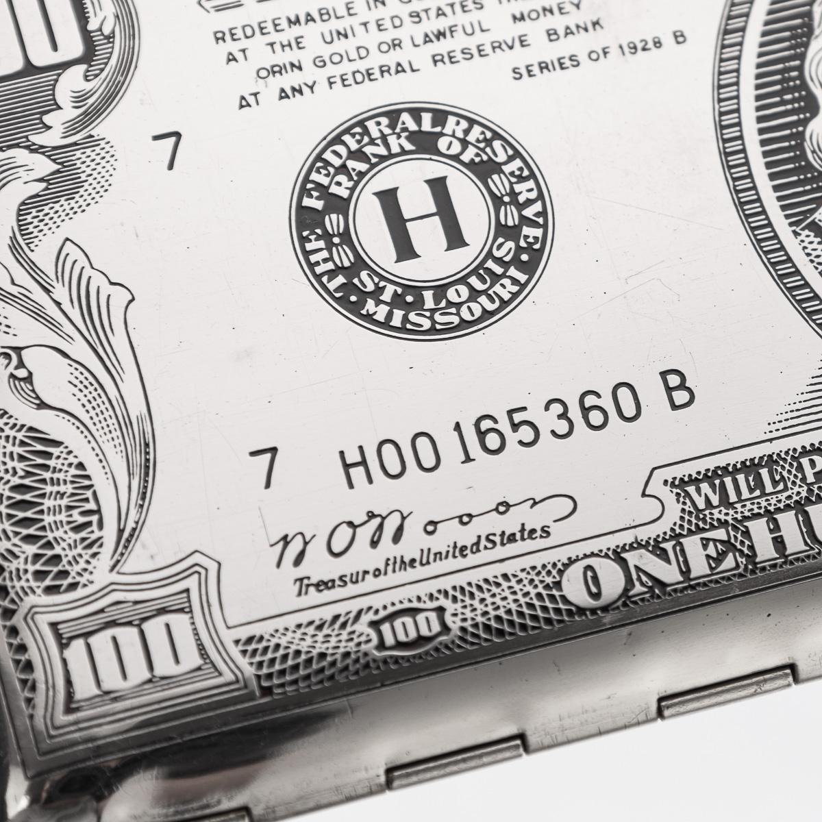 Portasigarette e accendino americano placcato argento del XX secolo a forma di cento dollari in vendita 11