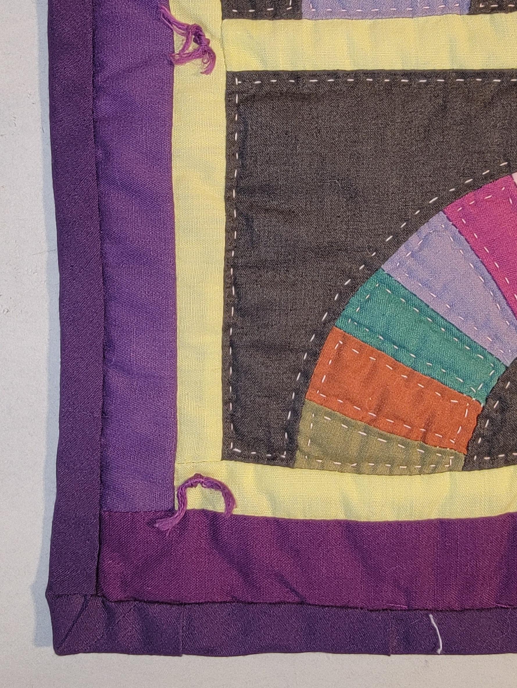 20Thc Amish Fan Doll Quilt (amerikanisch) im Angebot