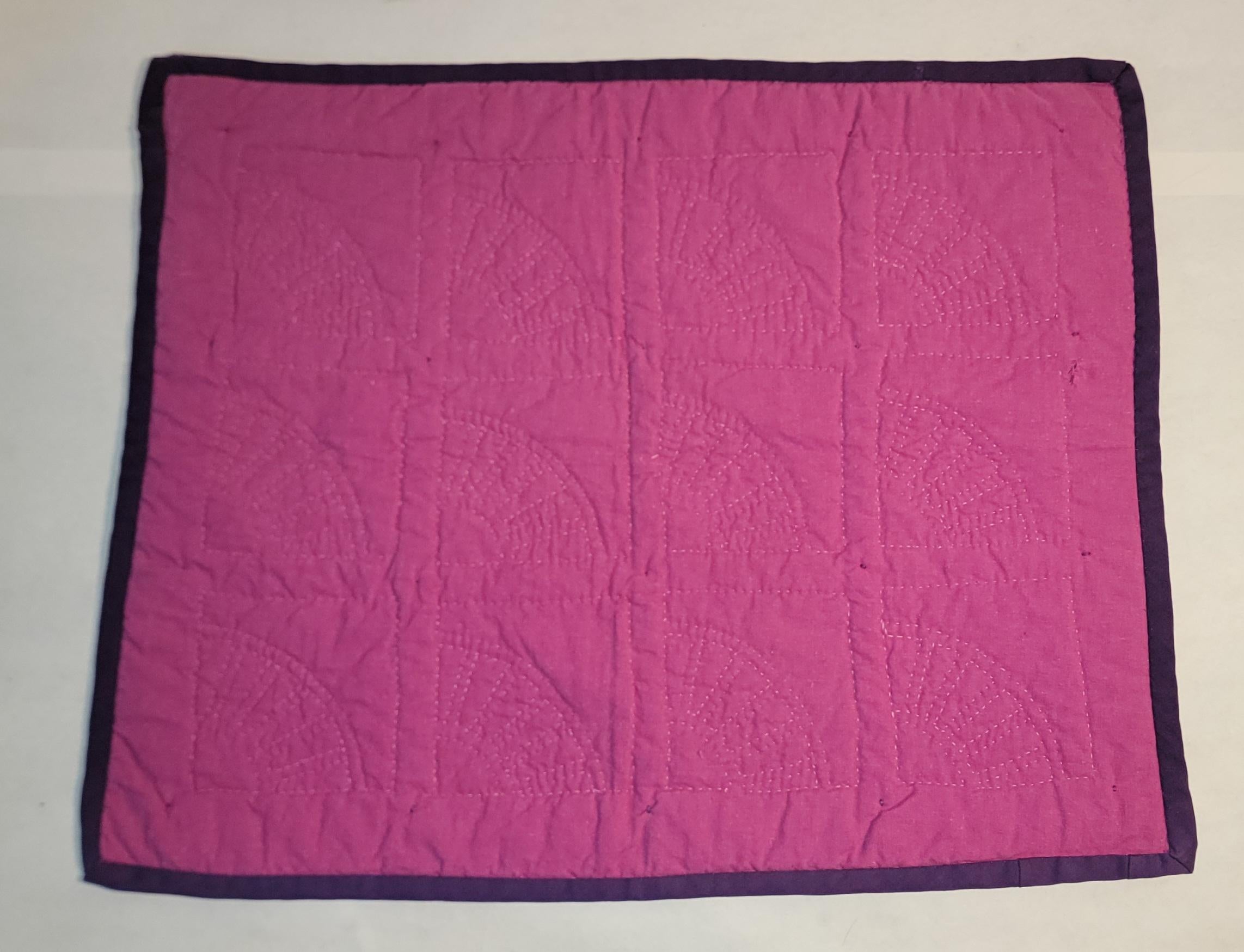 20Thc Amish Fan Doll Quilt im Zustand „Gut“ im Angebot in Los Angeles, CA