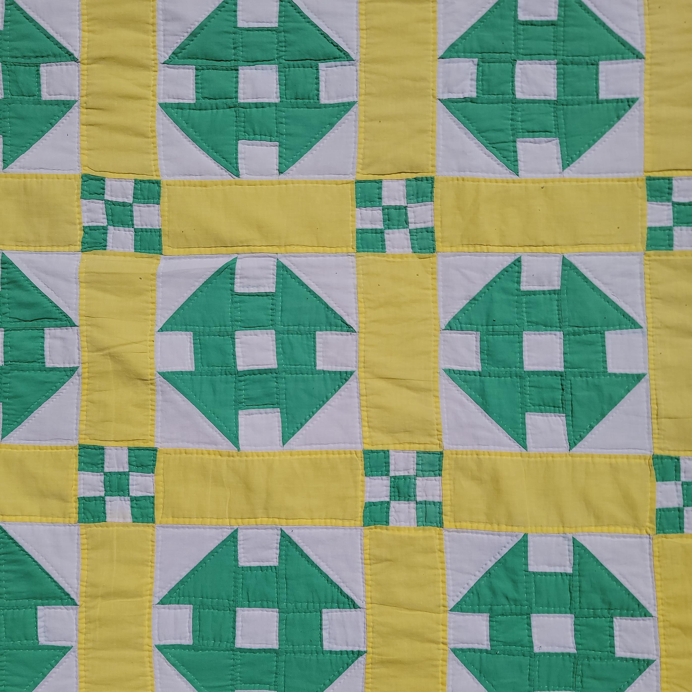 Hand-Crafted 20Thc Antique Quilt, Hole in The Barn Door Quilt For Sale
