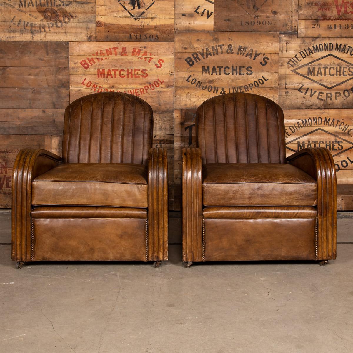 British 20th Century Art Deco Pair of Leather Tub Chairs and Sofa, circa 1920 For Sale