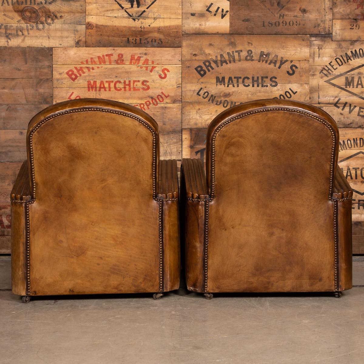 20th Century Art Deco Pair of Leather Tub Chairs and Sofa, circa 1920 For Sale 1