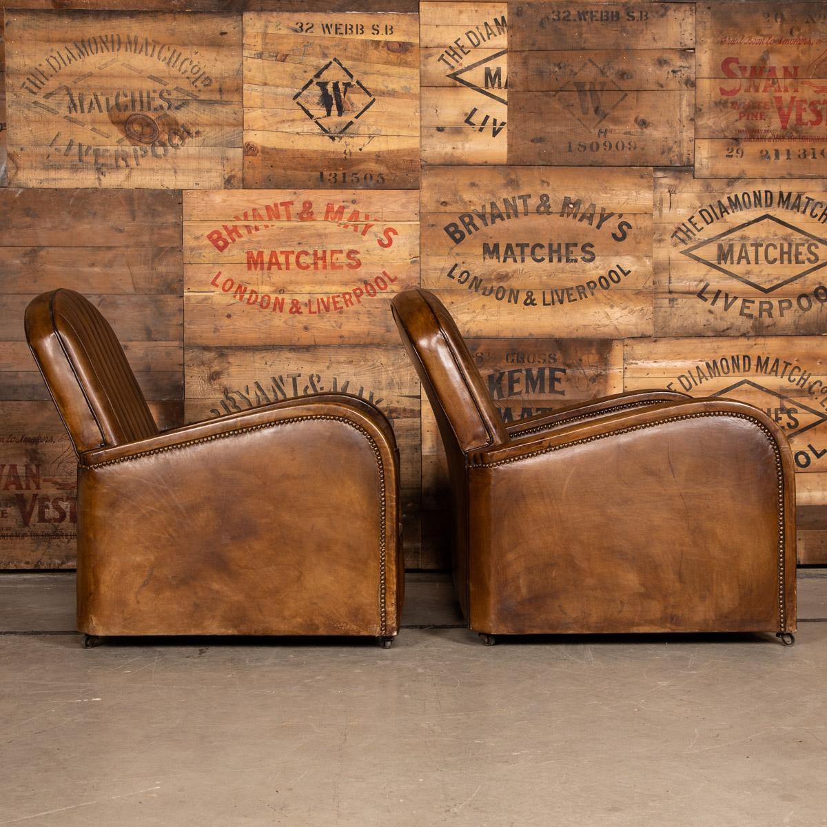 20th Century Art Deco Pair of Leather Tub Chairs and Sofa, circa 1920 For Sale 2