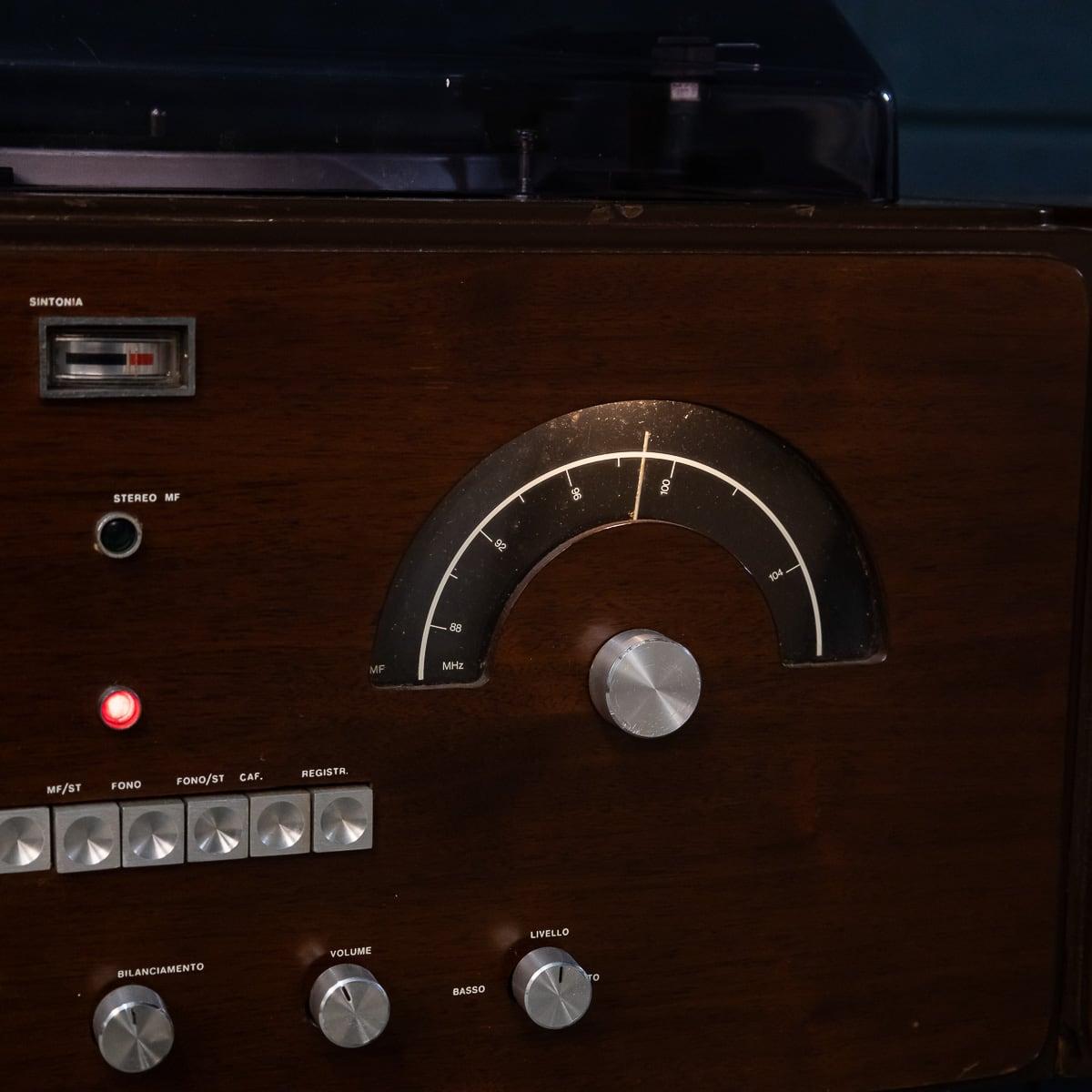 20thC Brionvega Rr126 Stereophonic Radio, By Achille & Pier Giacomo Castiglioni For Sale 7
