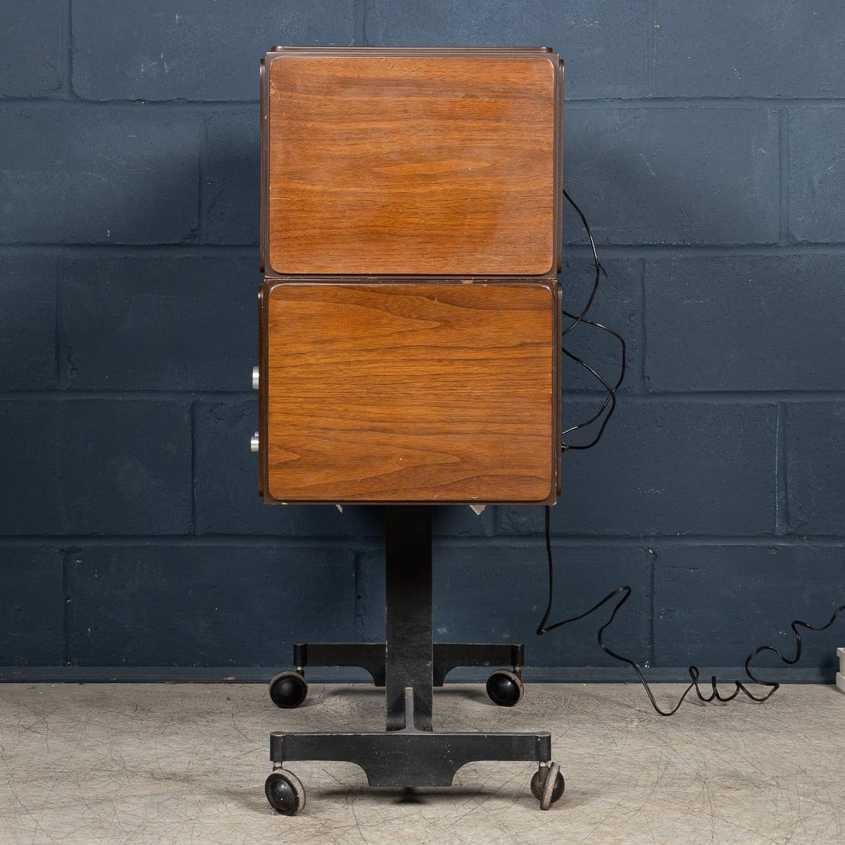 20thC Brionvega Rr126 Stereophonic Radio, By Achille & Pier Giacomo Castiglioni In Good Condition For Sale In Royal Tunbridge Wells, Kent