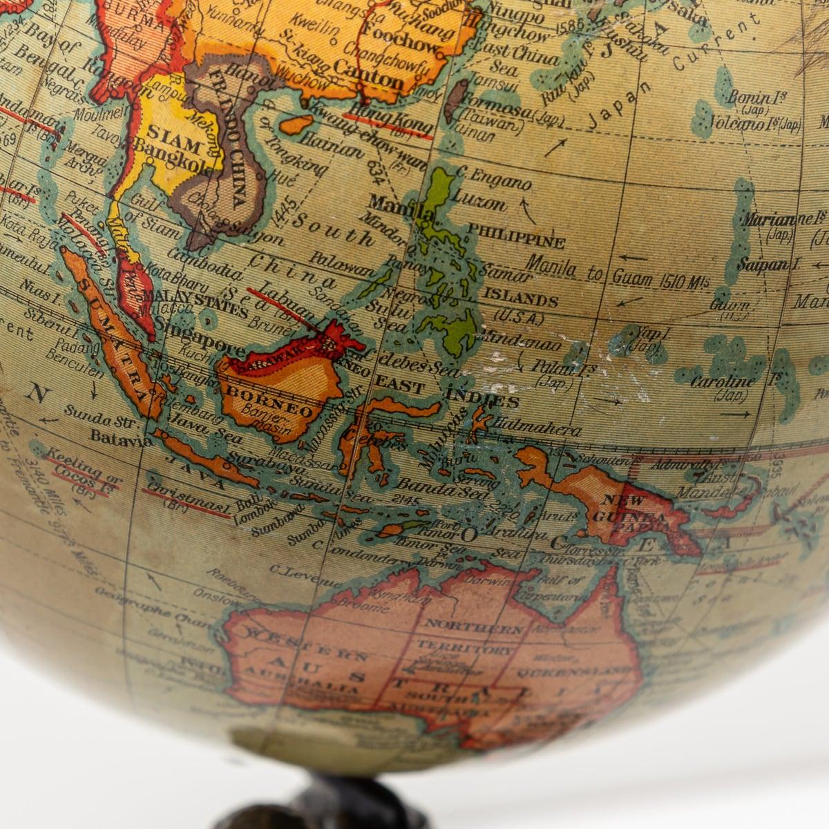 Globe géographique britannique du 20e siècle dirigé par une statue d'Atlas en bronze, vers 1920 en vente 4