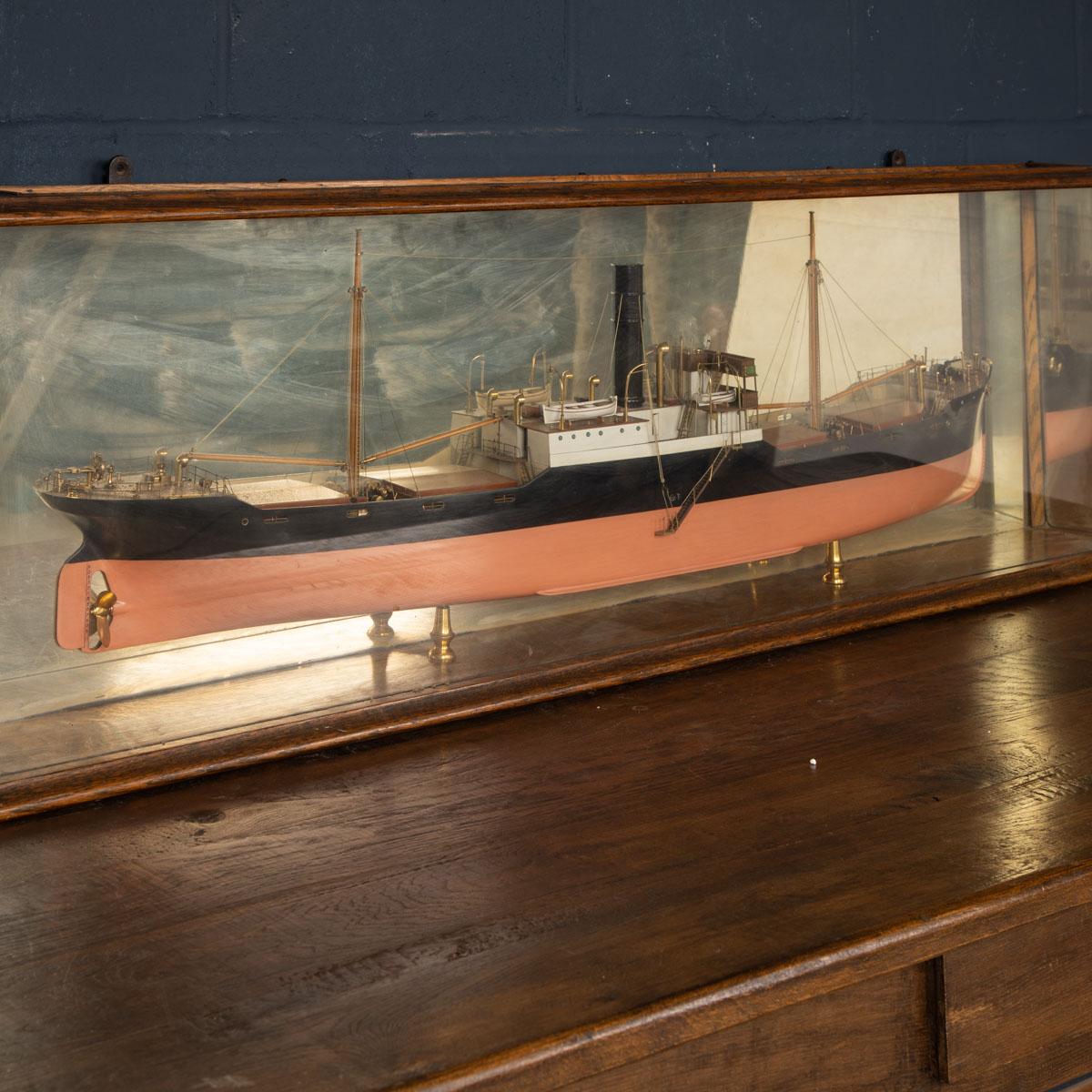 20thC Builder's Mirror-Back Half Model Of A Steamer Cargo Ship, England, c.1930 In Good Condition In Royal Tunbridge Wells, Kent