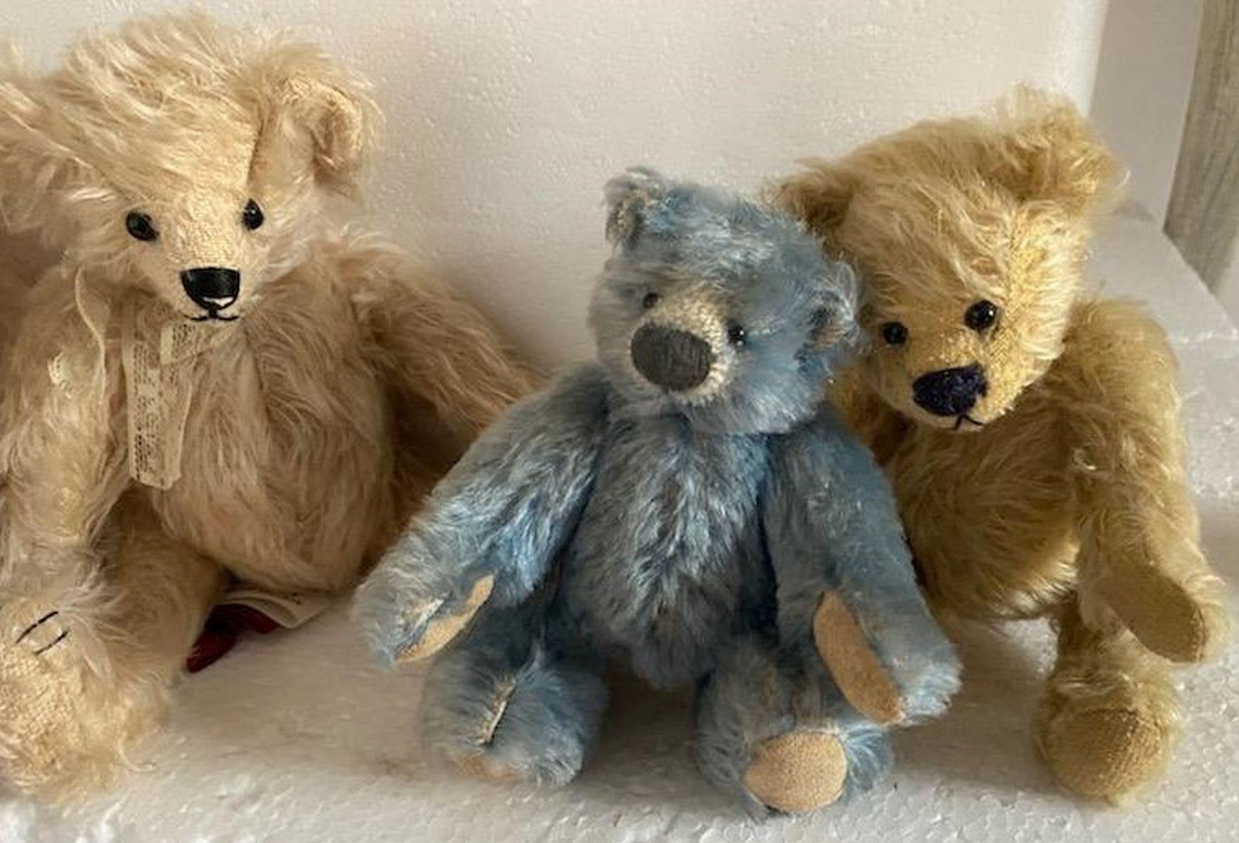 20th Century Collection of Five Contemporary Bears For Sale 1