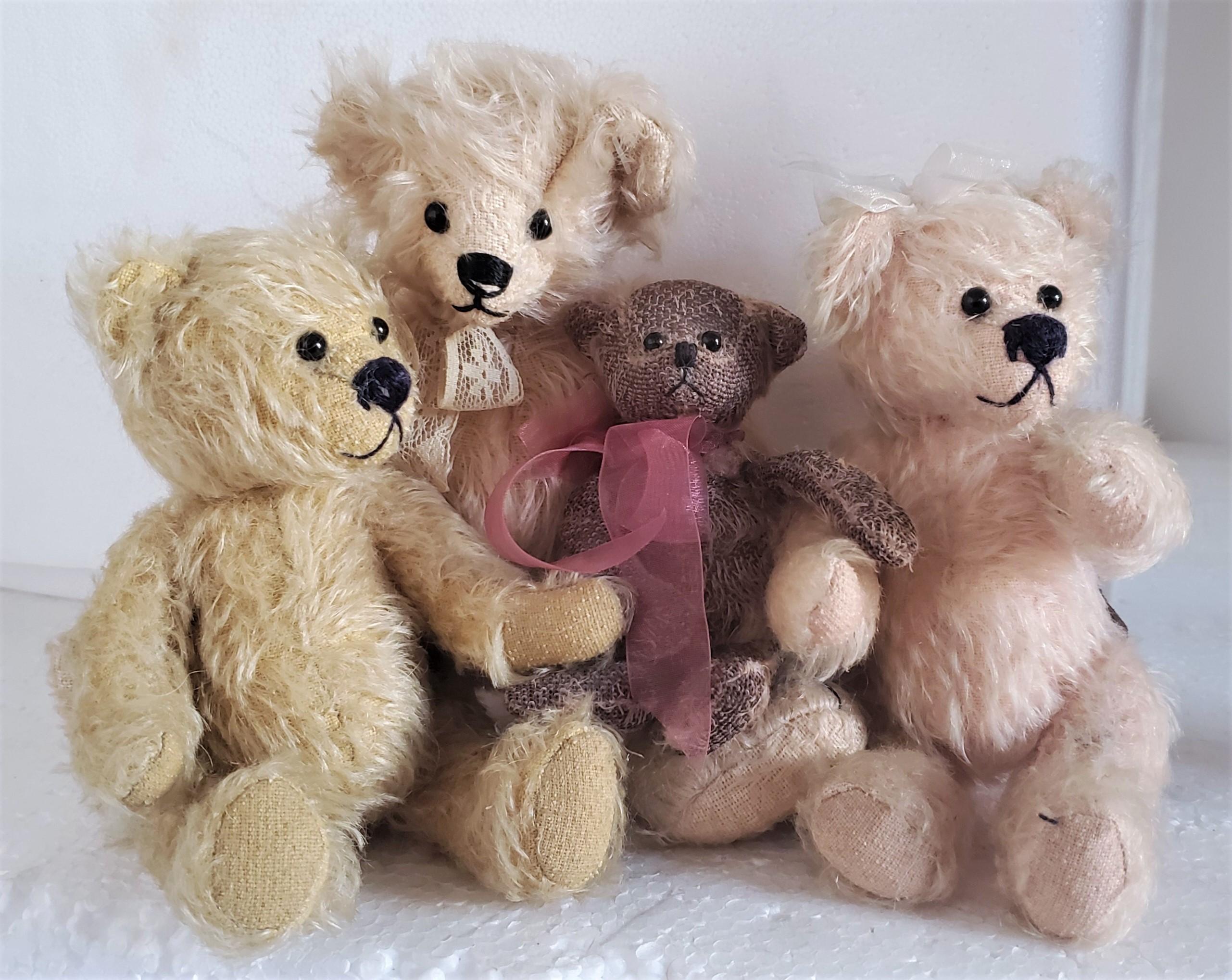 20th Century Collection of Five Contemporary Bears For Sale 2
