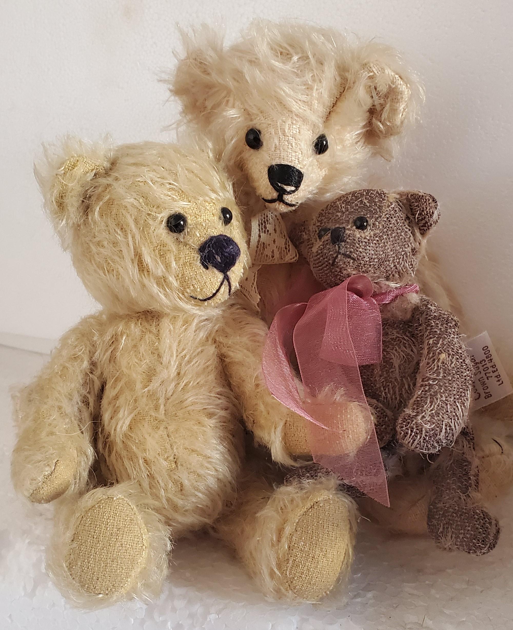 20th Century Collection of Five Contemporary Bears For Sale 3