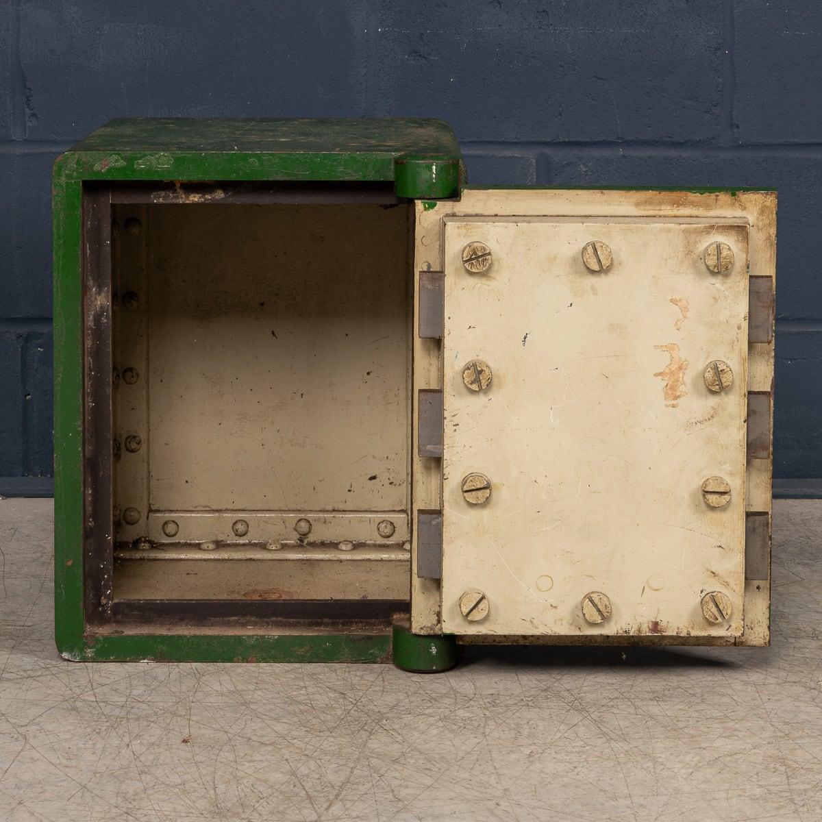 20Thc English Fire Proof Safe By Chubb c.1930 8