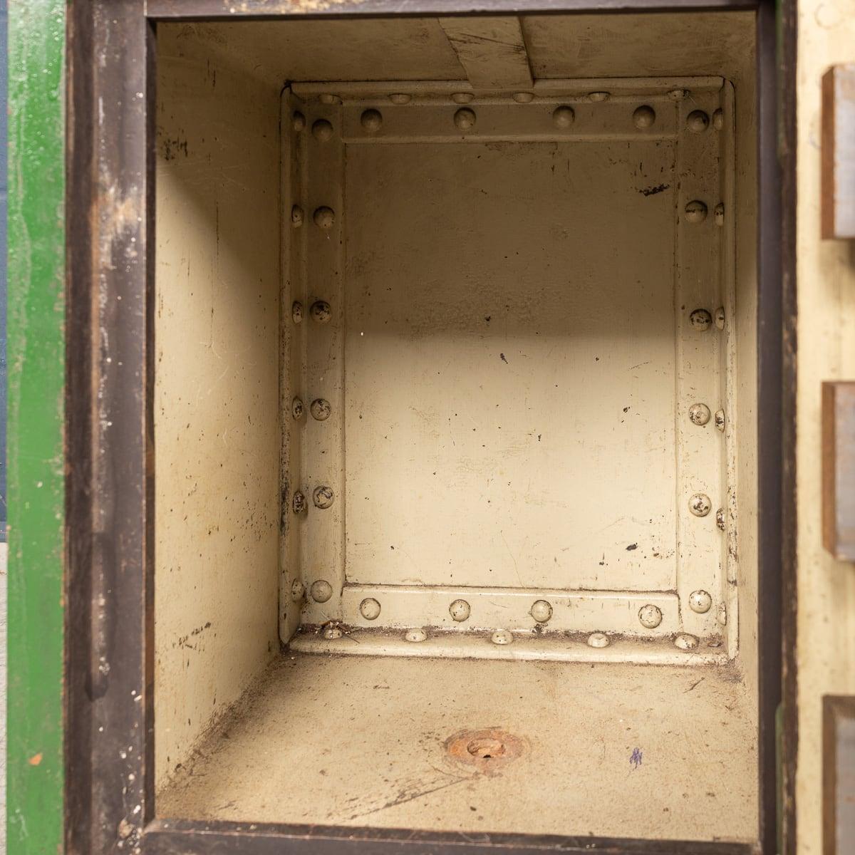 20Thc English Fire Proof Safe By Chubb c.1930 9
