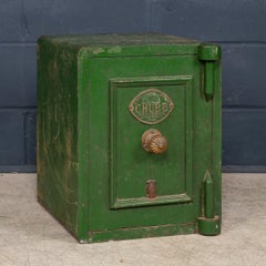 20. Jahrhundert Englischer feuerfester Safe von Chubb um 1930