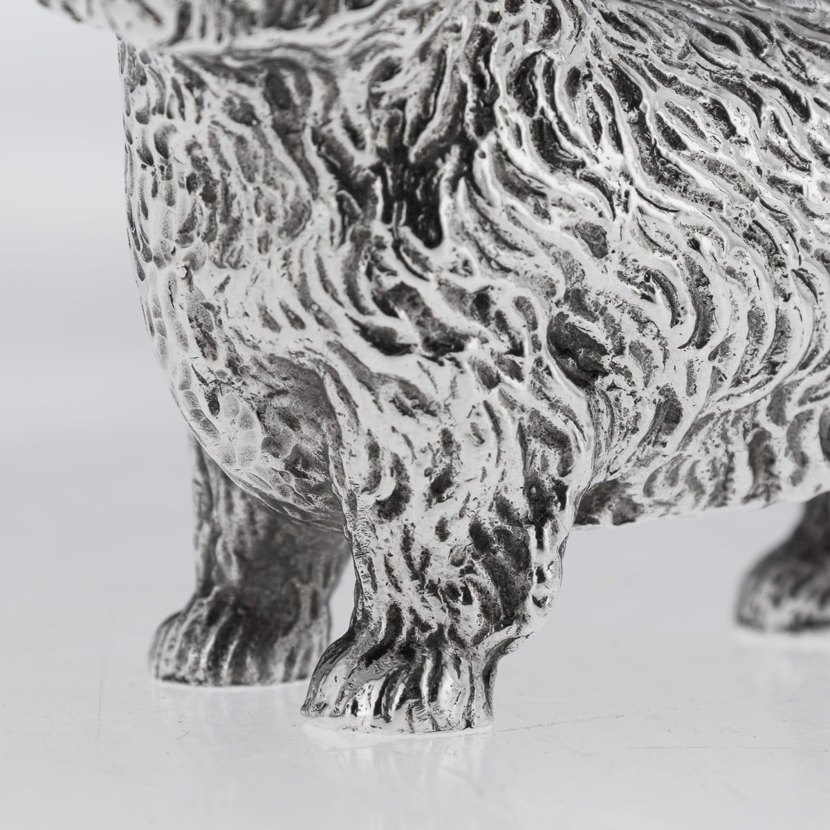 Novità inglese del 20° secolo in argento massiccio West Highland Terrier Peso da scrivania c.1972 in vendita 3