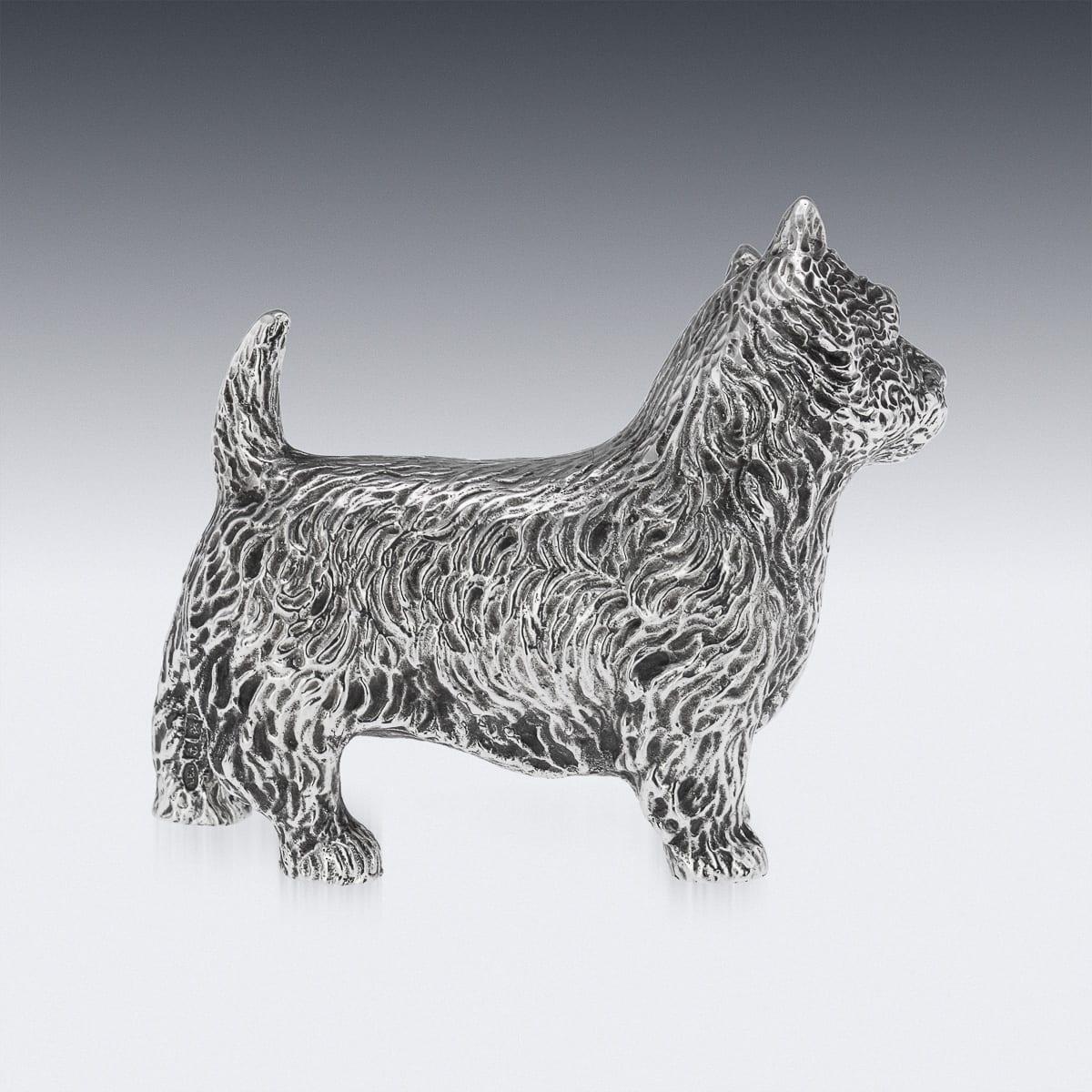 Novità inglese del 20° secolo in argento massiccio West Highland Terrier Peso da scrivania c.1972 In condizioni buone in vendita a Royal Tunbridge Wells, Kent