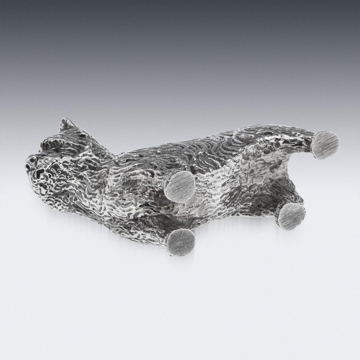 Argento Novità inglese del 20° secolo in argento massiccio West Highland Terrier Peso da scrivania c.1972 in vendita