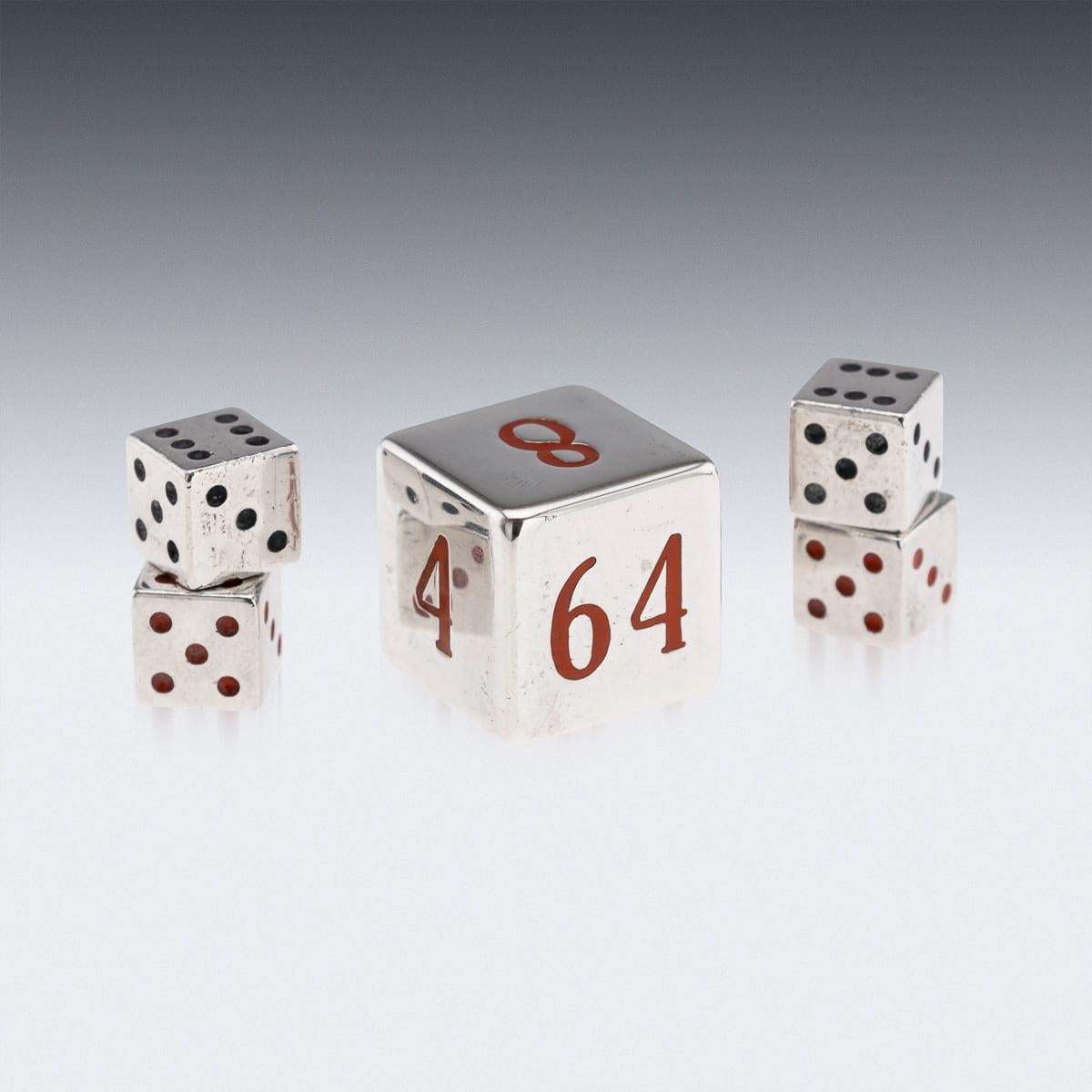 Set di dadi da Backgammon in argento massiccio e smalto del XX secolo di Dunhill London c.C. In condizioni buone in vendita a Royal Tunbridge Wells, Kent