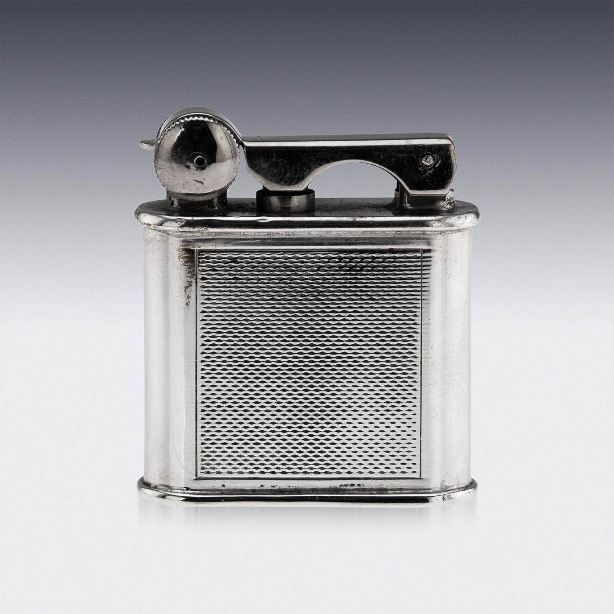 20ième siècle 20èmeC Français Chrome Plated Novelty 'Skiier' Lighter By Arthus Bertrand c.1950 en vente