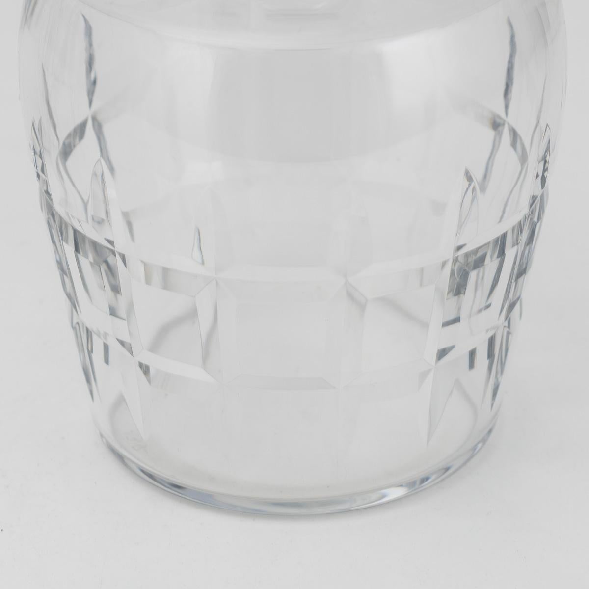Paire de carafes Baccarat du 20e siècle et panier en cuir Hermès de Jacques Adnet en vente 3