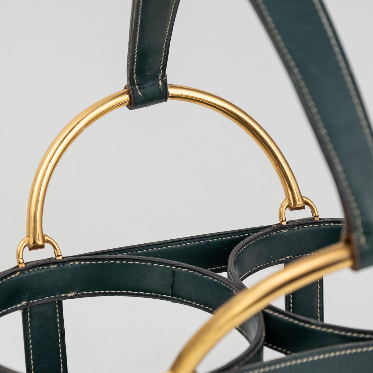 Paire de carafes Baccarat du 20e siècle et panier en cuir Hermès de Jacques Adnet en vente 4
