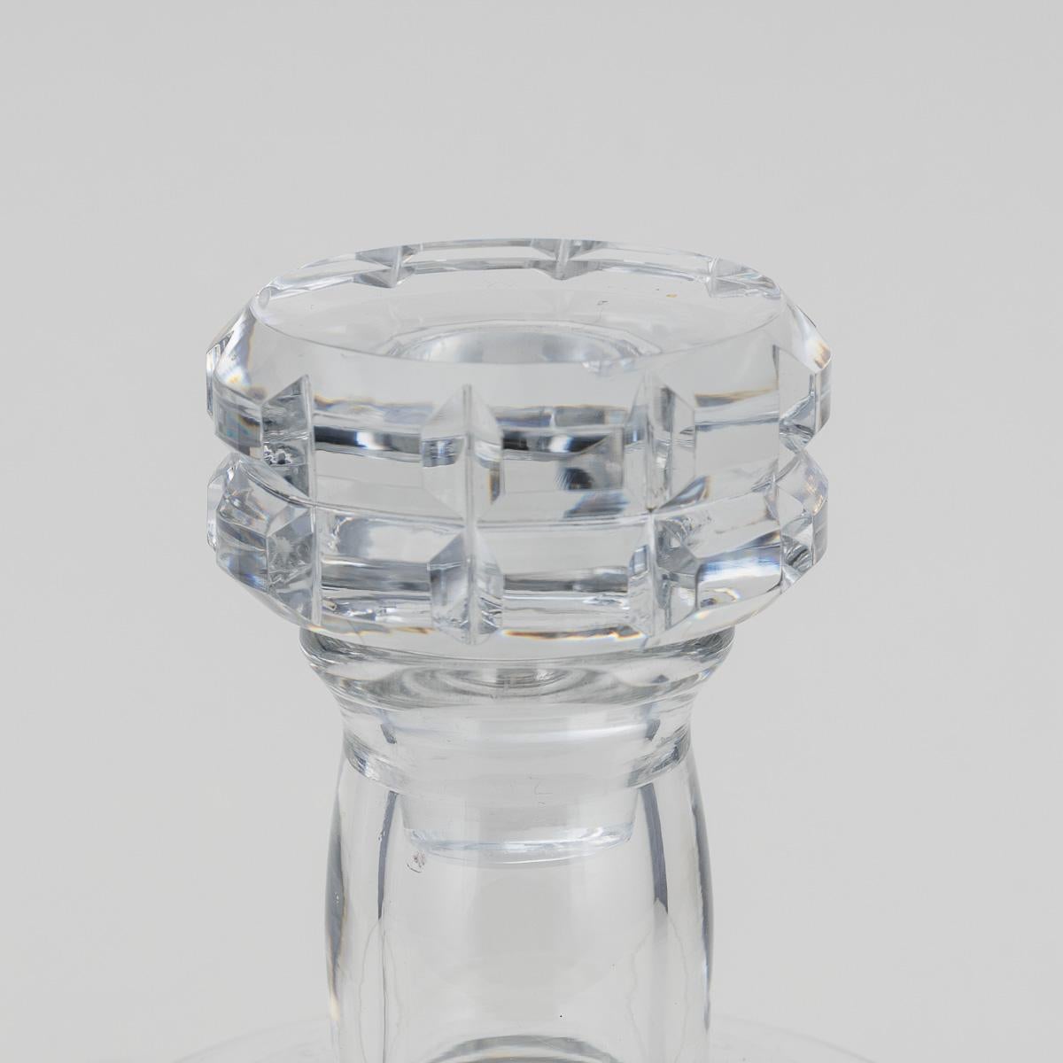 Laiton Paire de carafes Baccarat du 20e siècle et panier en cuir Hermès de Jacques Adnet en vente