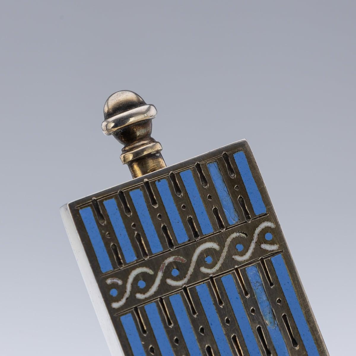 Portasigarette, posacenere e accendino in argento massiccio e smalto francese del XX secolo, 1930 ca. in vendita 12