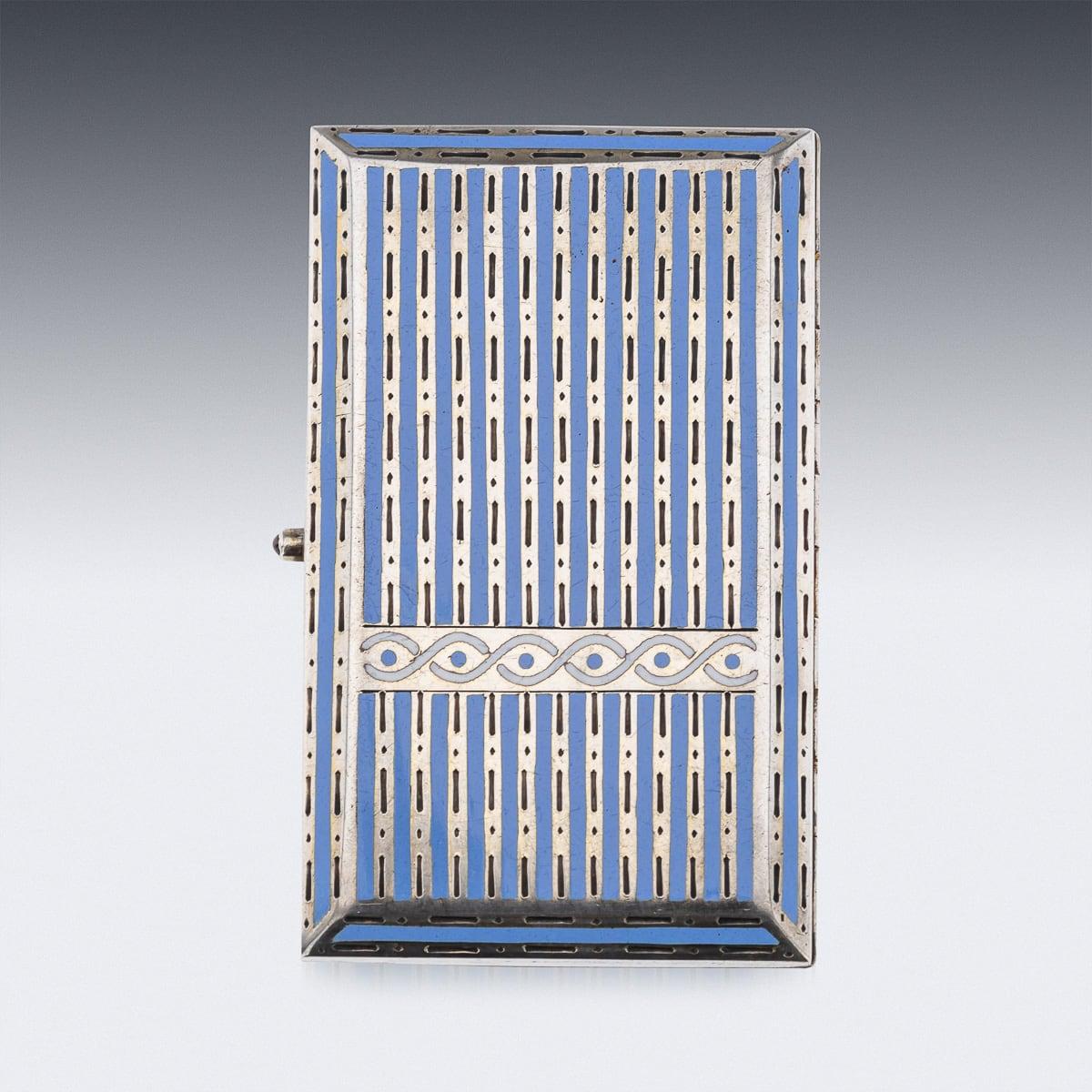 Portasigarette, posacenere e accendino in argento massiccio e smalto francese del XX secolo, 1930 ca. In condizioni buone in vendita a Royal Tunbridge Wells, Kent