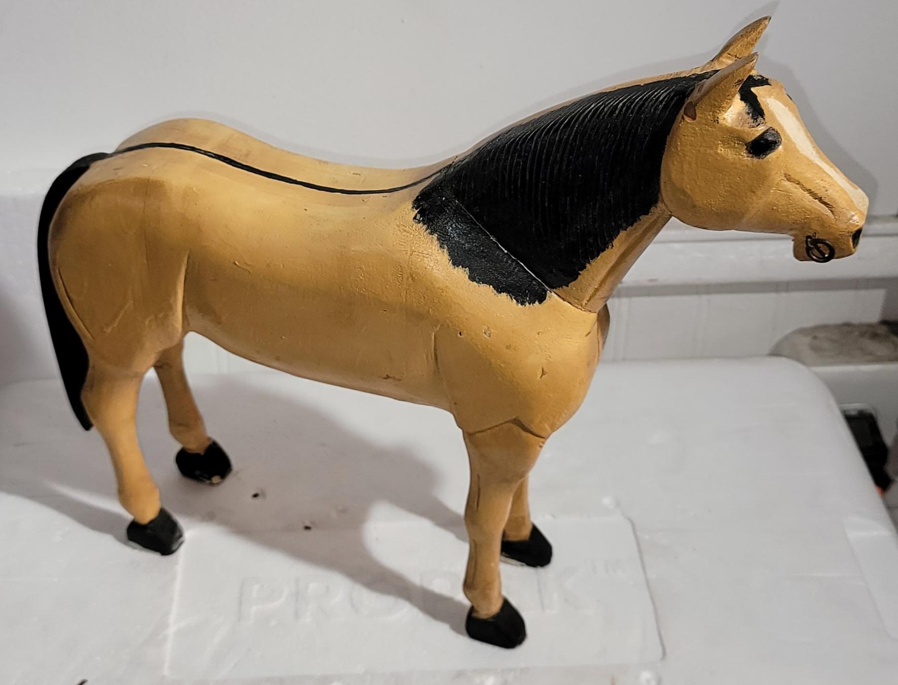 20Thc Hand geschnitzt & gemalt Pferd Skulptur (Adirondack) im Angebot