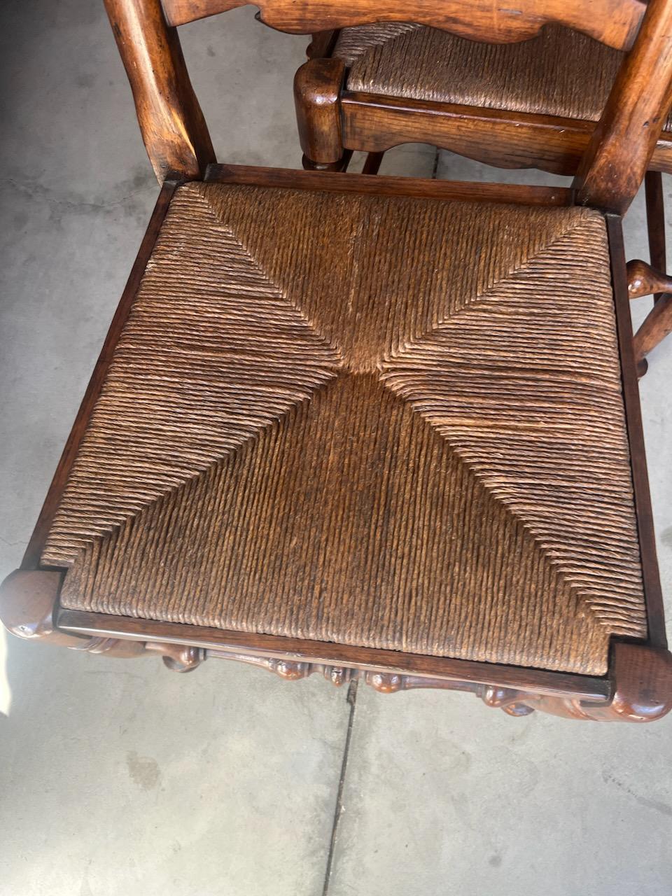 Sillas con Respaldo de Escalera Artesanales del Siglo XX con Asientos de Rush en Bueno estado para la venta en Los Angeles, CA