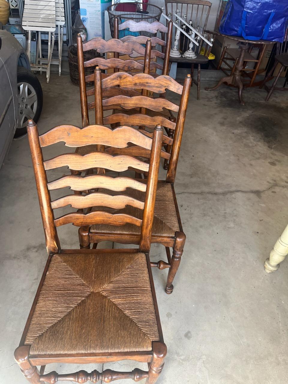 Sillas con Respaldo de Escalera Artesanales del Siglo XX con Asientos de Rush Fines del siglo XIX en venta