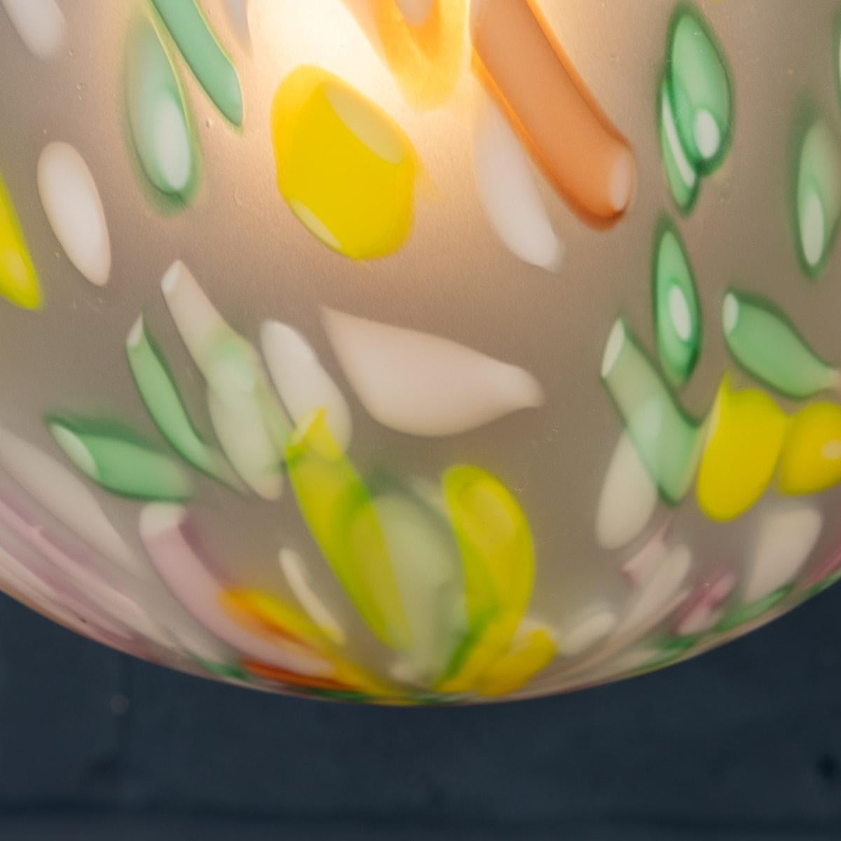 Plafoniera italiana del XX secolo soffiata a mano a forma di lampadina, di Due P & A in vendita 4