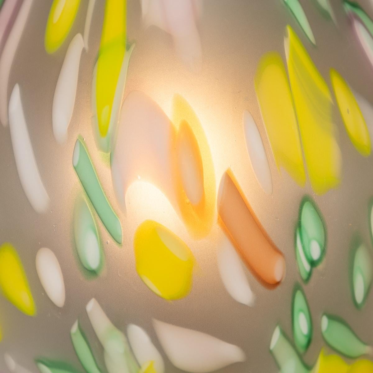 Plafoniera italiana del XX secolo soffiata a mano a forma di lampadina, di Due P & A in vendita 5