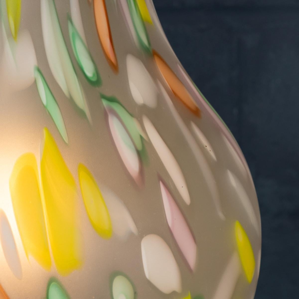 Plafoniera italiana del XX secolo soffiata a mano a forma di lampadina, di Due P & A in vendita 6