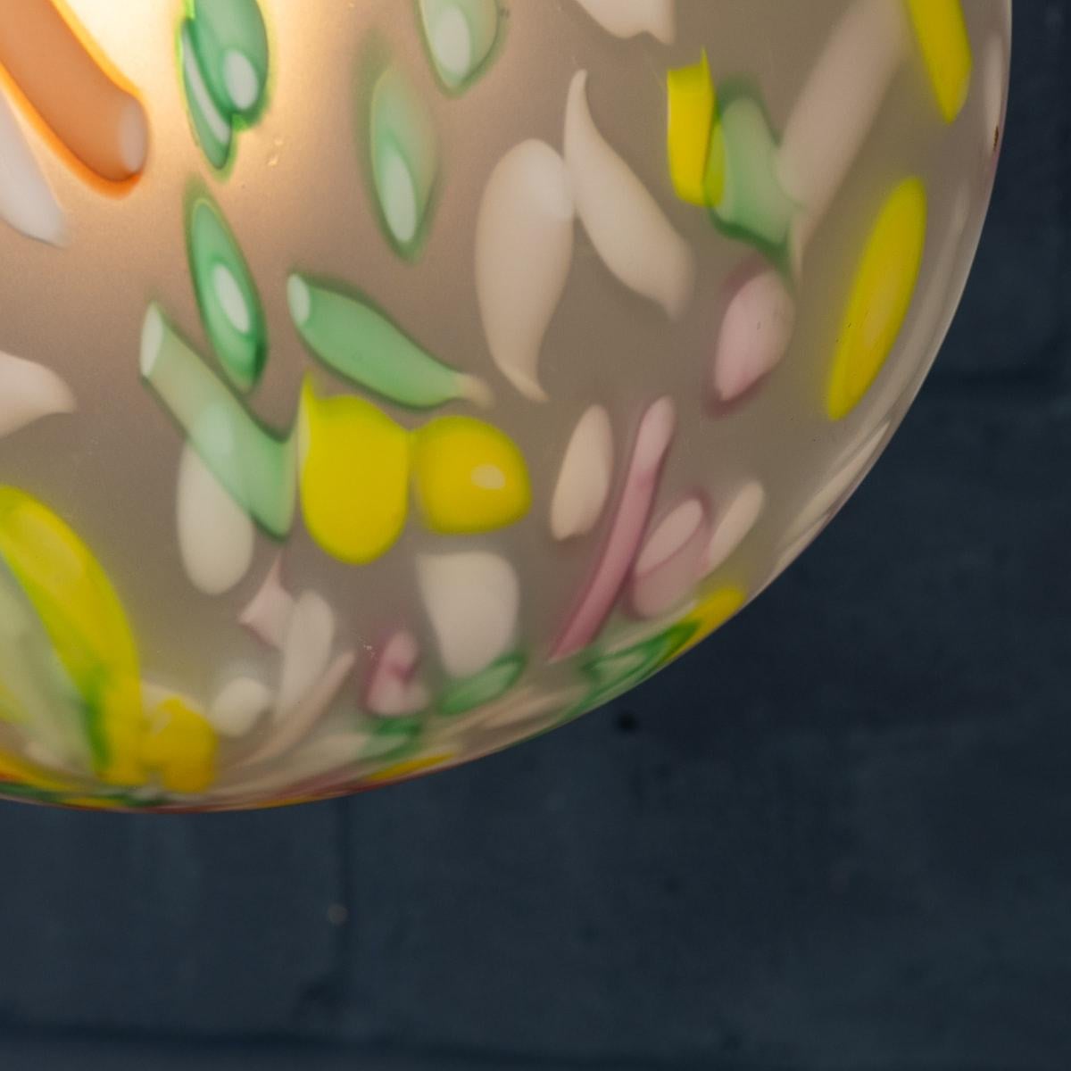 Plafoniera italiana del XX secolo soffiata a mano a forma di lampadina, di Due P & A in vendita 7