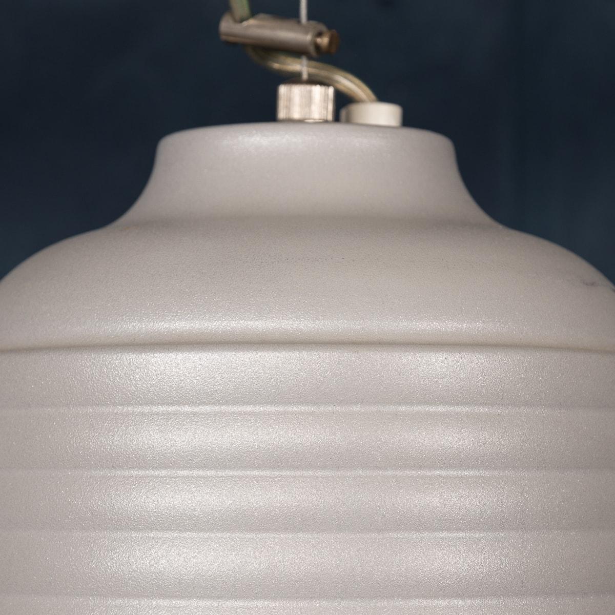 Altro Plafoniera italiana del XX secolo soffiata a mano a forma di lampadina, di Due P & A in vendita