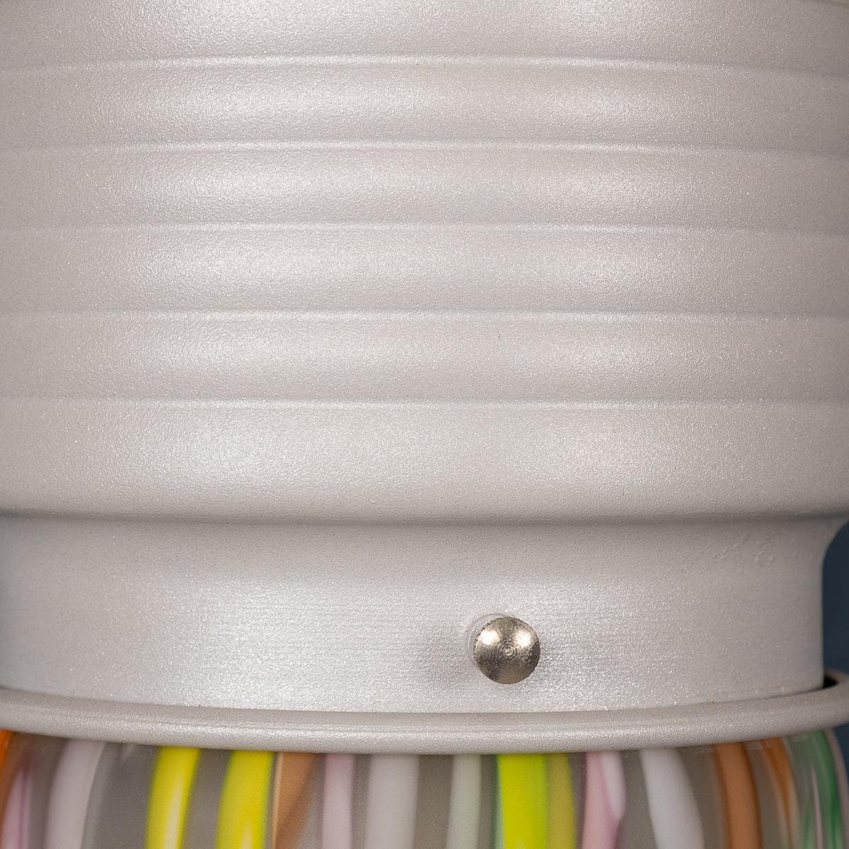 Italiano Plafoniera italiana del XX secolo soffiata a mano a forma di lampadina, di Due P & A in vendita