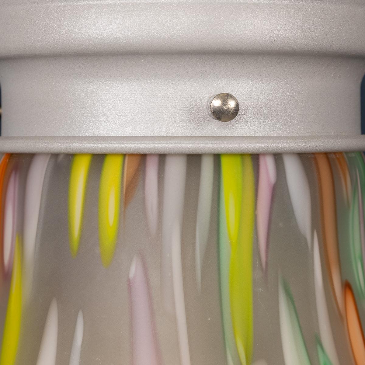 Plafoniera italiana del XX secolo soffiata a mano a forma di lampadina, di Due P & A In condizioni buone in vendita a Royal Tunbridge Wells, Kent