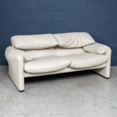A.I.C. 20e siècle Canapé italien Maralunga en cuir Off-White par Vico Magistretti c.1980