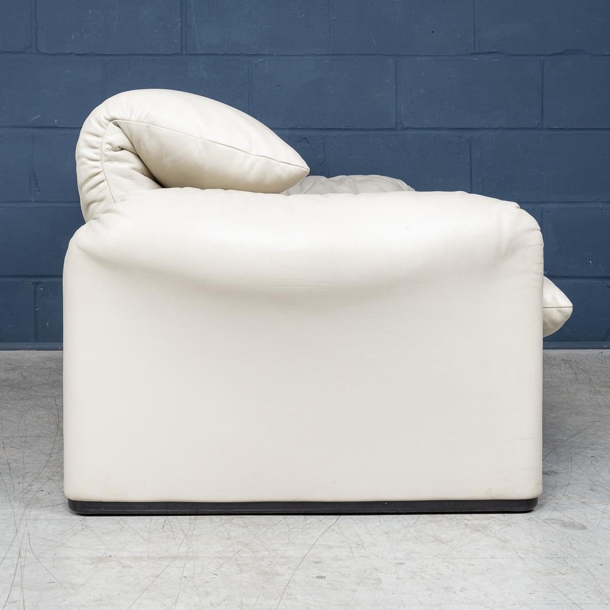 A.I.C. 20e siècle Canapé italien Maralunga en cuir Off-White par Vico Magistretti c.1980 en vente 1