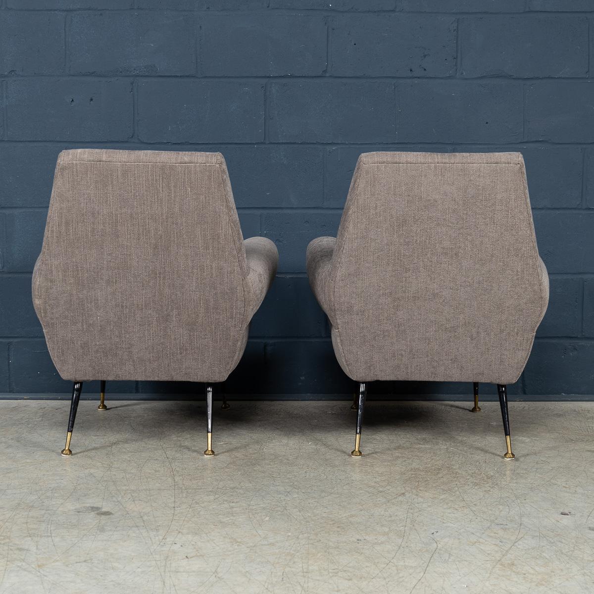 Italienisches Sesselpaar aus dem 20. Jahrhundert von Gigi Radice für Minotti um 1960 (Stoff) im Angebot