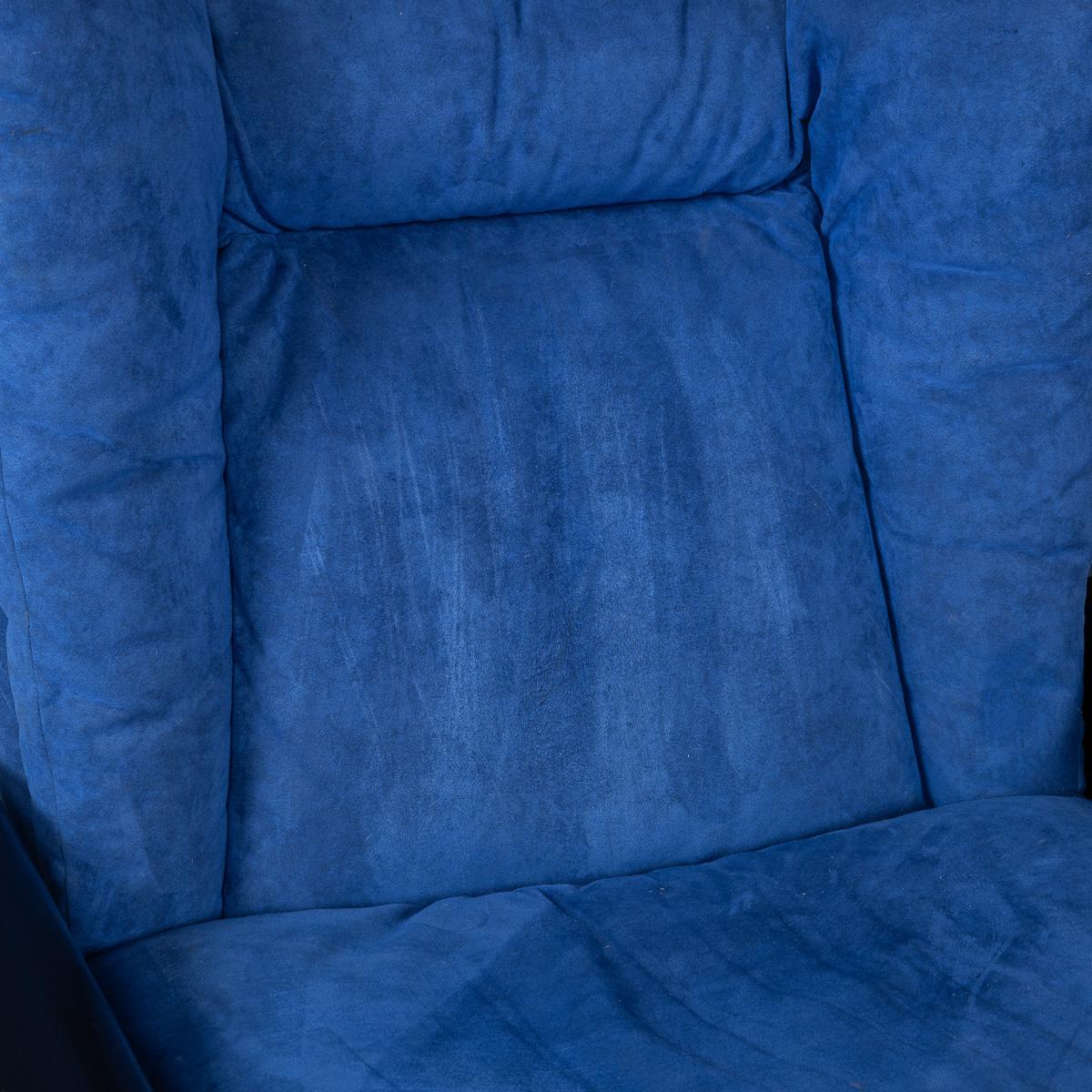 Coppia di poltrone reclinabili in pelle di alcantara blu del XX secolo di Cinova c1980 in vendita 4