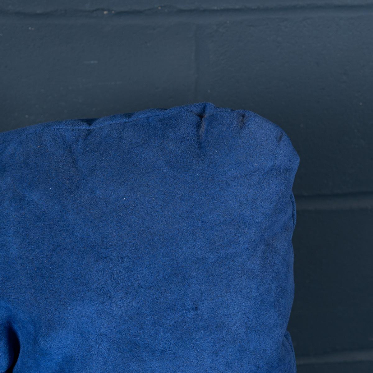 Coppia di poltrone reclinabili in pelle di alcantara blu del XX secolo di Cinova c1980 in vendita 8