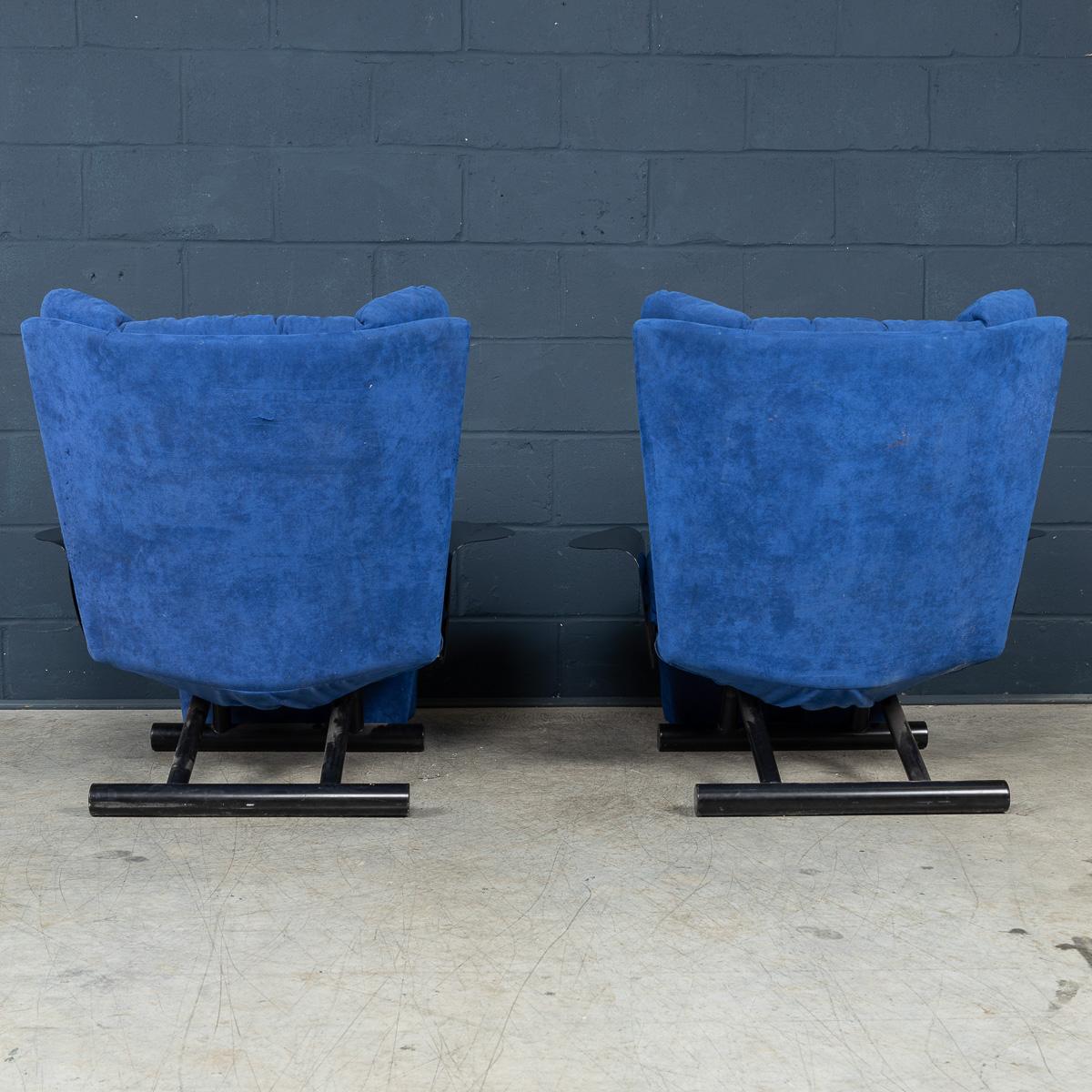 Coppia di poltrone reclinabili in pelle di alcantara blu del XX secolo di Cinova c1980 In condizioni buone in vendita a Royal Tunbridge Wells, Kent