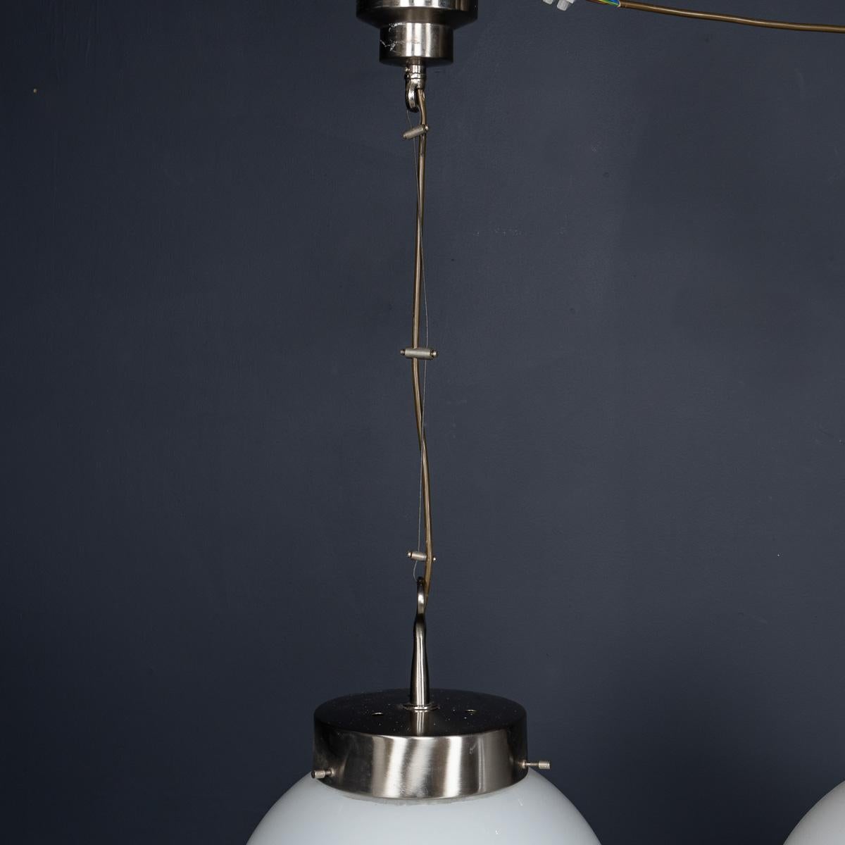 Coppia di lampade a sospensione opaline 