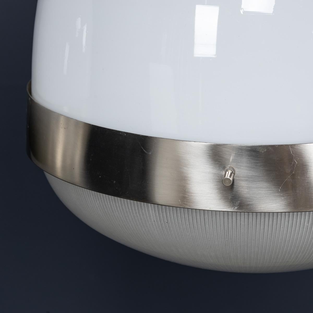 Coppia di lampade a sospensione opaline 