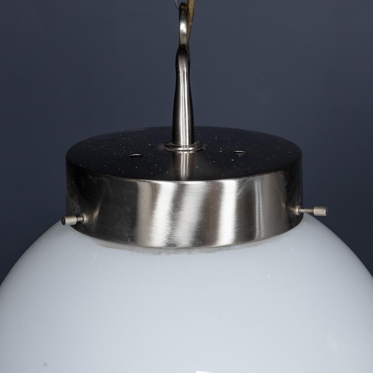 Coppia di lampade a sospensione opaline 
