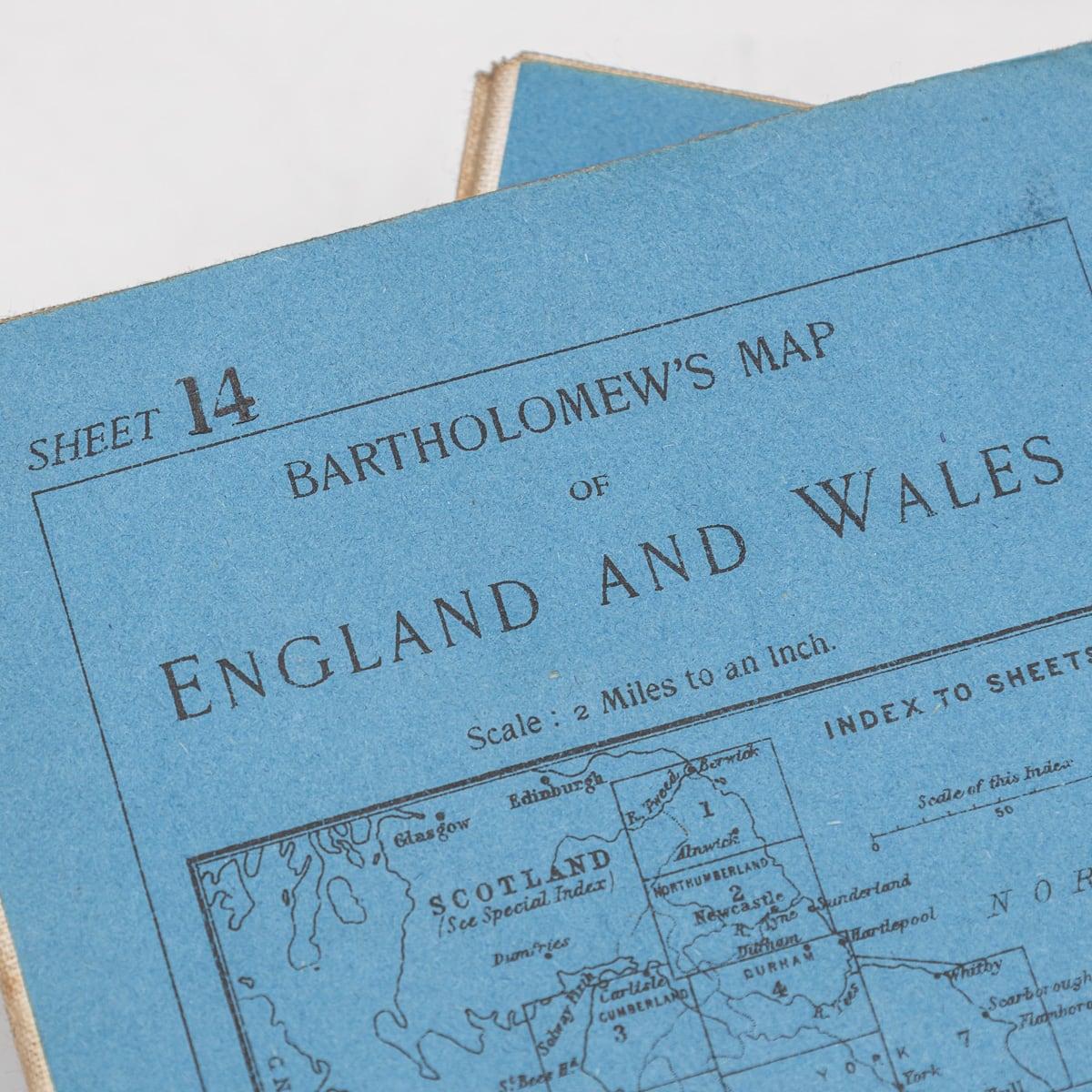 Collection de cartes de Bartholomew de Grande-Bretagne du 20e siècle avec étui en cuir, vers 1920 en vente 5